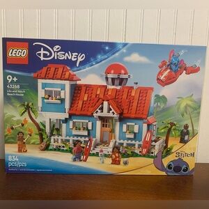 LEGO Disney Lilo & Stitch Beach House Playset